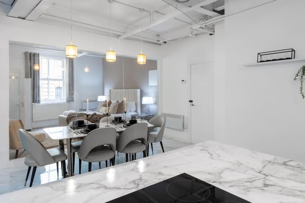 Luxury, Open Plan Apartment 布雷得佛 外观 照片